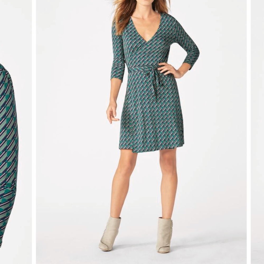 👗 Pretty Printed Wrap Dress